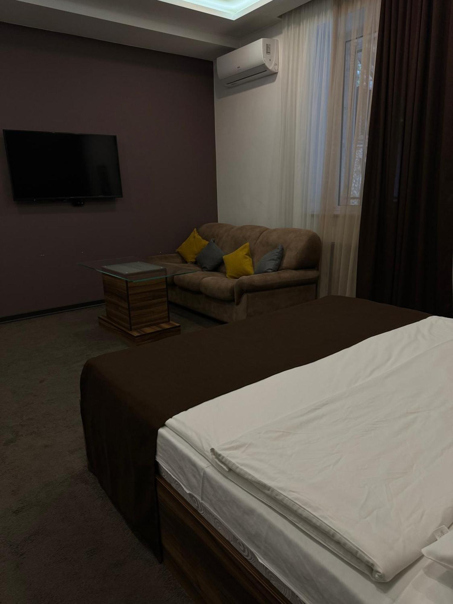 Moscow Boutique Hotel Jerevan Exteriör bild