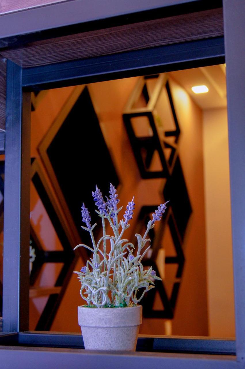 Moscow Boutique Hotel Jerevan Exteriör bild
