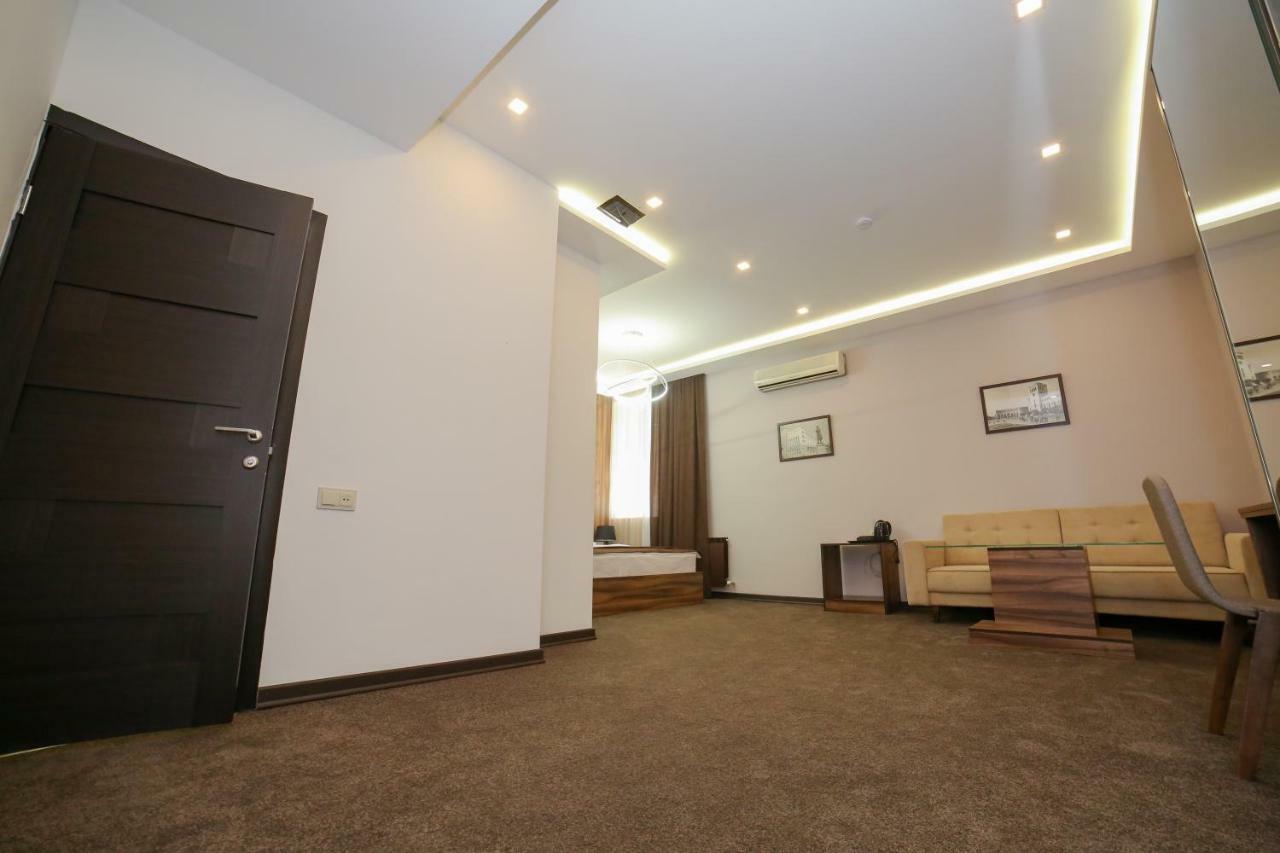 Moscow Boutique Hotel Jerevan Exteriör bild